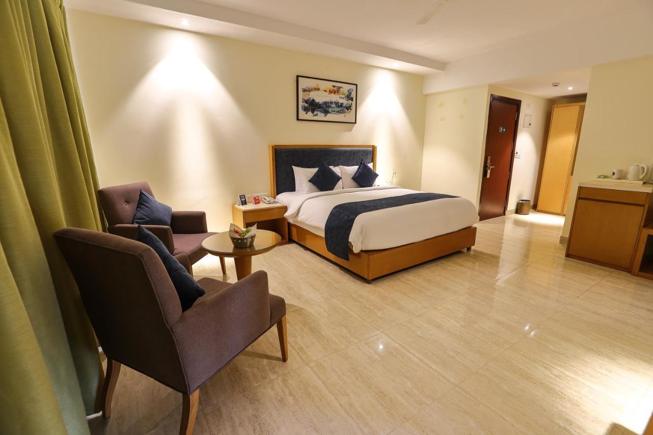 Zip By Spree Hotels Hyde Goa Candolim Exterior foto