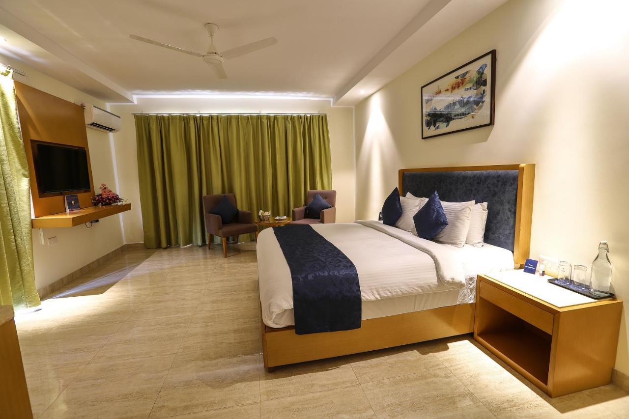 Zip By Spree Hotels Hyde Goa Candolim Exterior foto